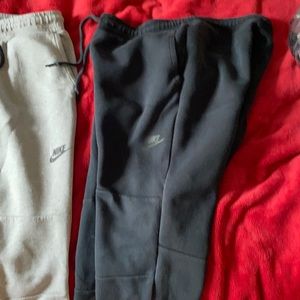 Nike tech fleece joggers, black worn once to try them on.